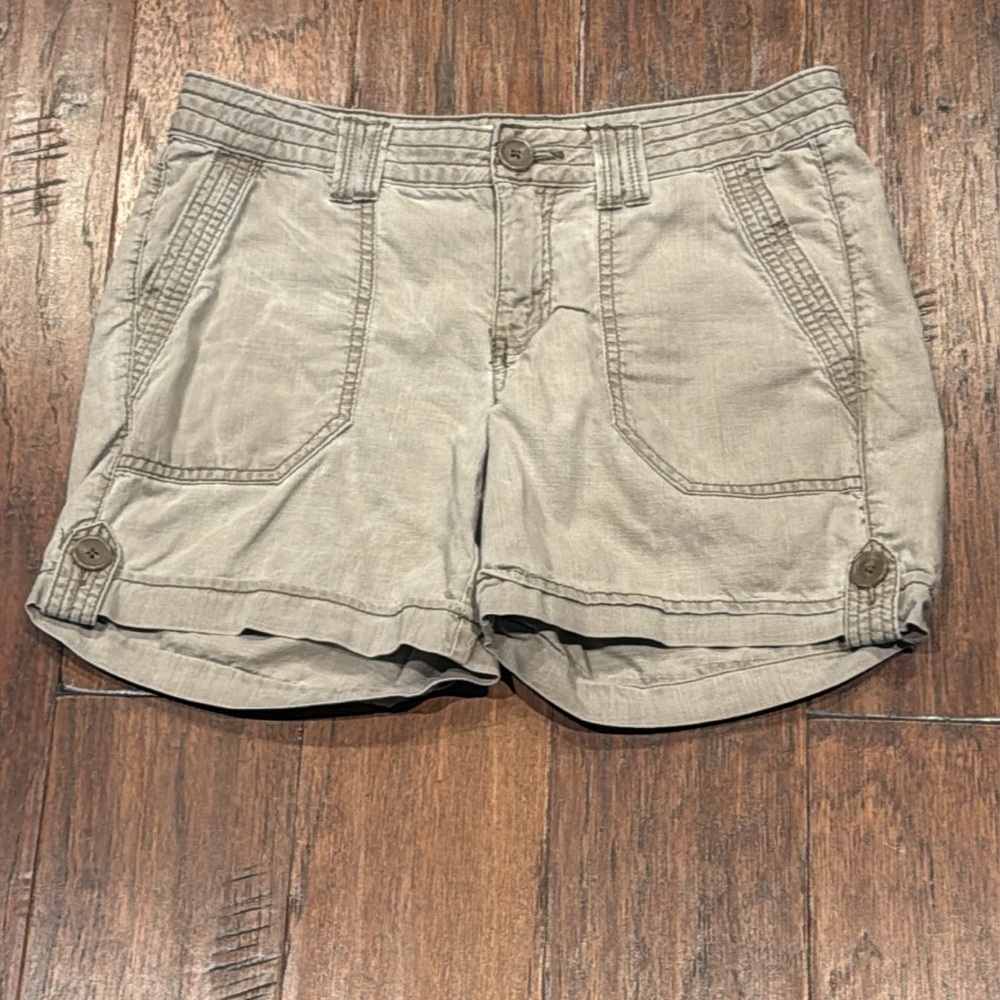 Size 4 Sonoma Women's Cargo Shorts - Light Tan - Picture 9 of 9